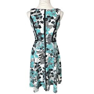 London Times Dress Womens Size 6 Floral Fit & Flare Knee Length Sleeveless
